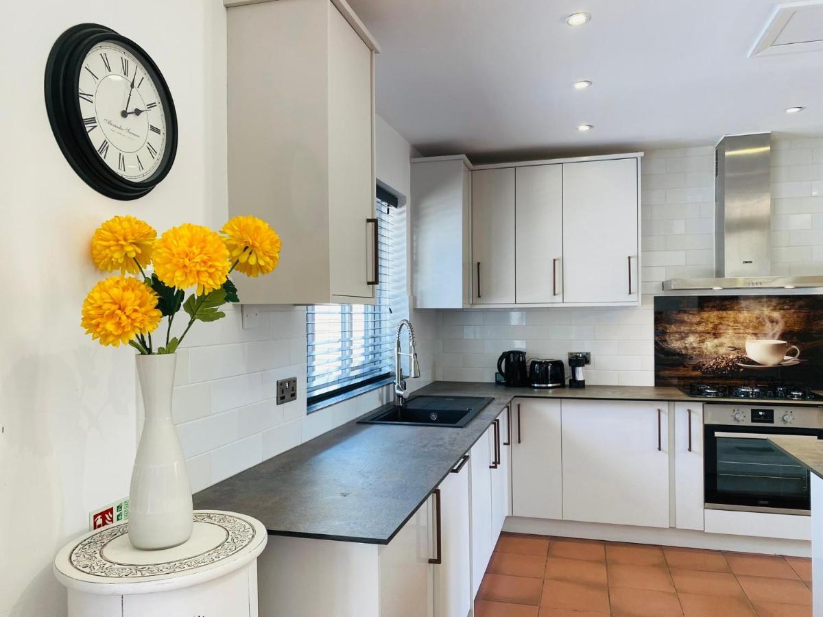 5 Bedroom Bungalow Ascot Racecourse Exterior foto